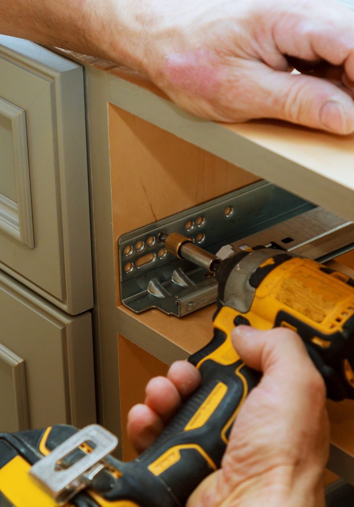 Adjusting fixing cabinet door hinge adjustment on kitchen cabinets